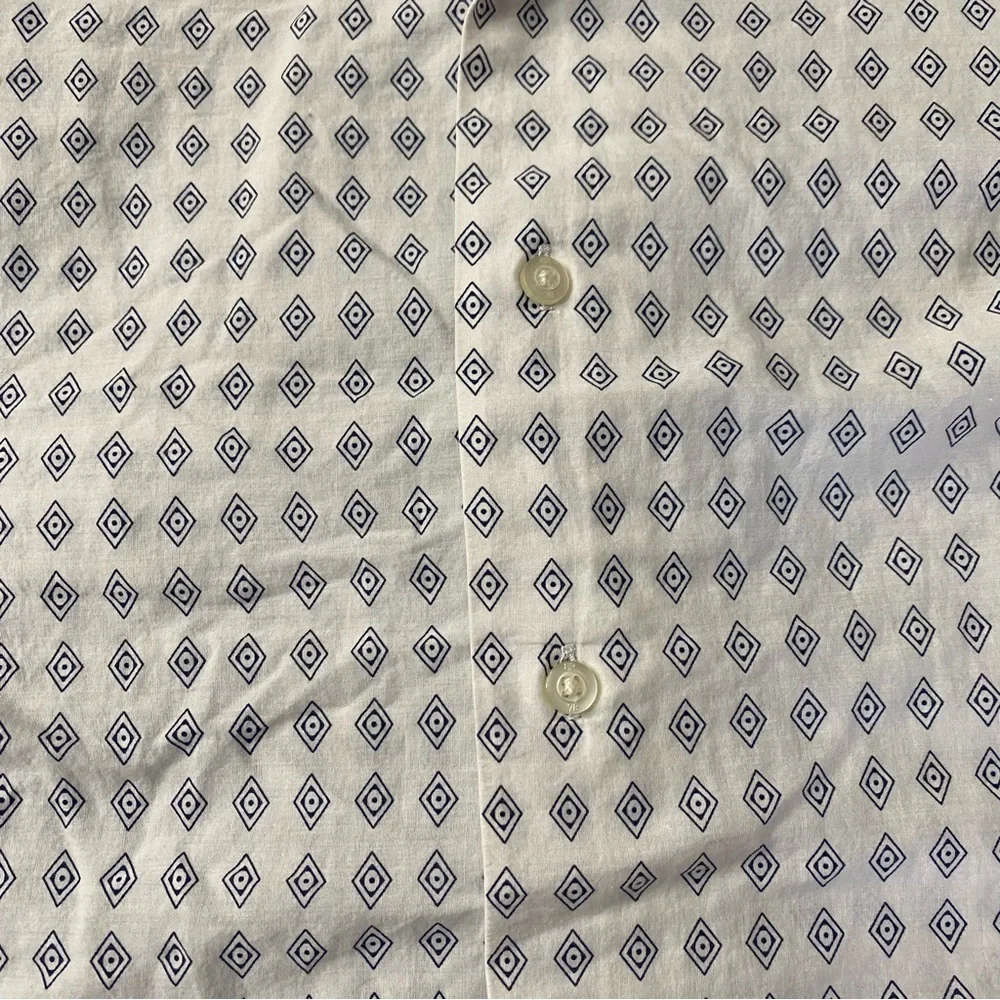 Banana Republic White and Blue Geometric Patterned 100% Cotton Button Down Shirt